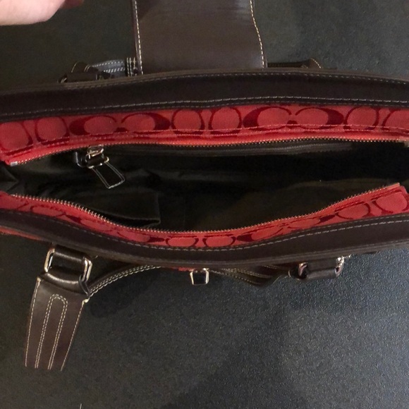 Coach red and chocolate shoulder purse - Picture 4 of 8